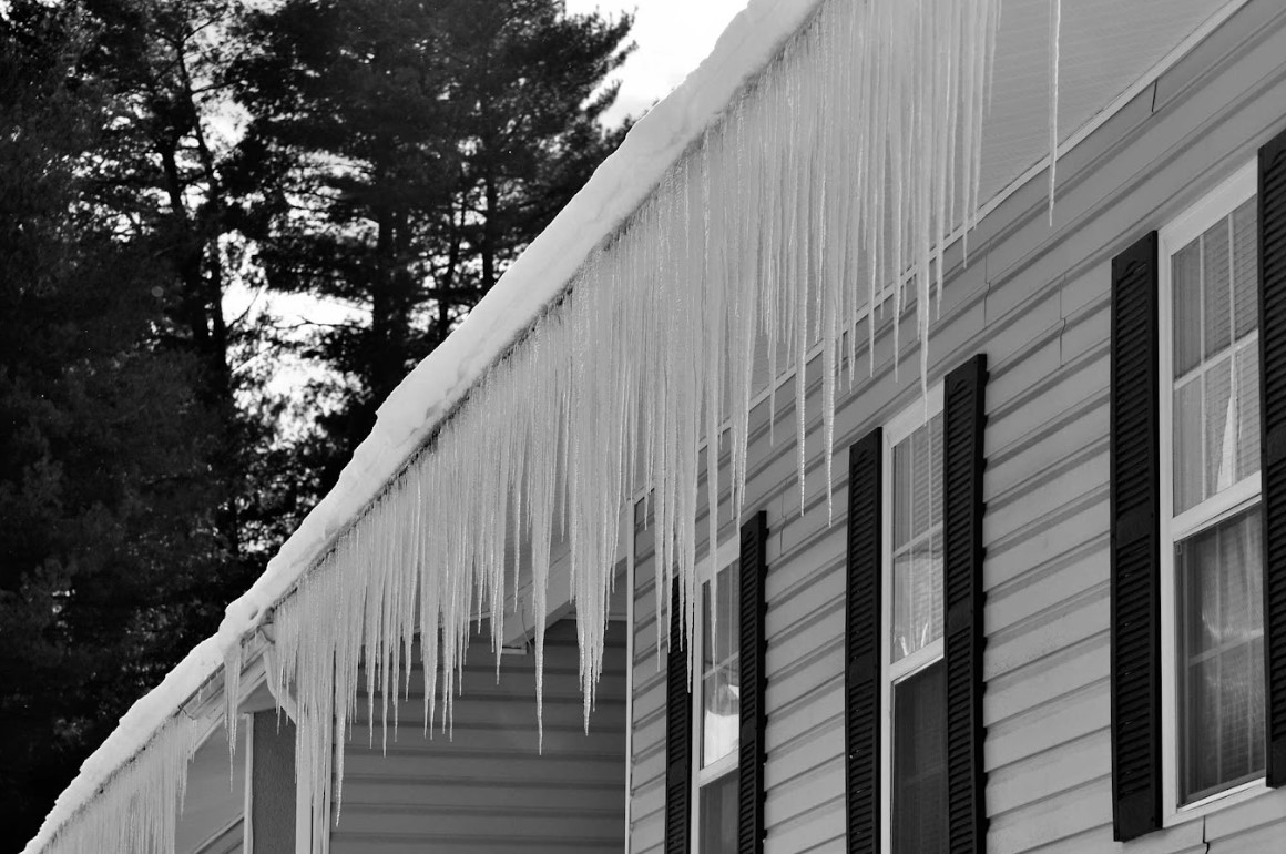 ice dam on roof