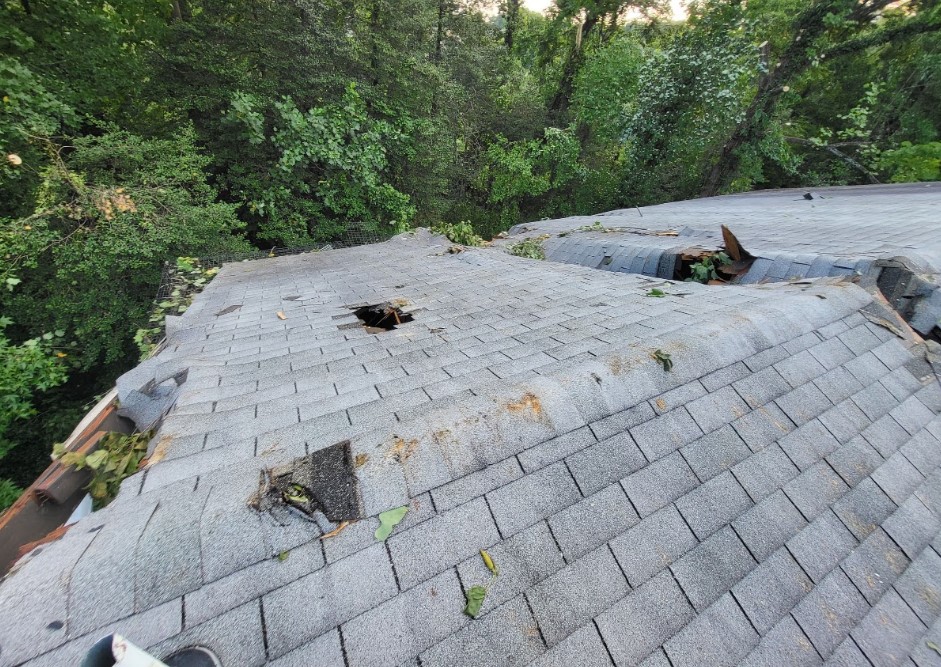 How to Navigate a Roof Insurance Claim After a Maryland Summer Storm